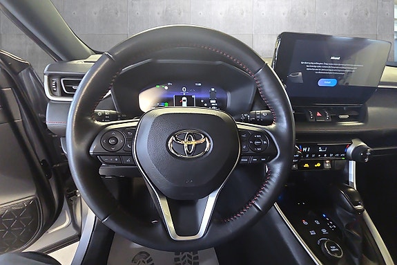 Toyota RAV4 Plug-in Hybrid 11 of 22