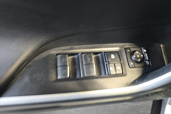 Toyota RAV4 Plug-in Hybrid 21 of 22