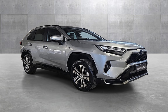 Toyota RAV4 Plug-in Hybrid 7 of 22