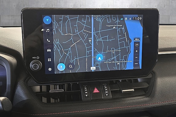 Toyota RAV4 Plug-in Hybrid 13 of 22