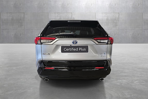 Toyota RAV4 Plug-in Hybrid 4 of 22