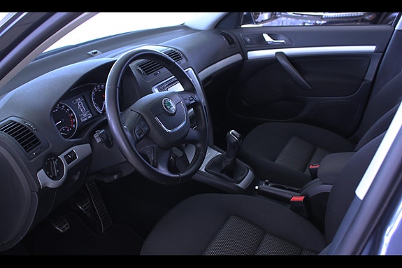 Skoda Octavia 11 of 16