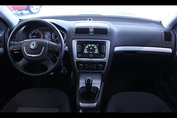 Skoda Octavia 8 of 16