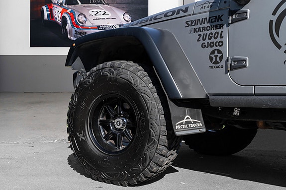 Jeep Wrangler 18 of 30