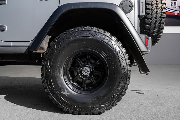 Jeep Wrangler 17 of 30
