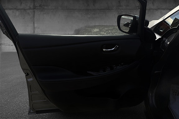 Nissan Leaf 29 of 30