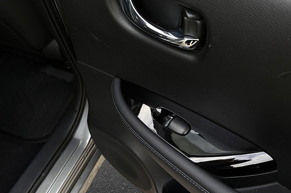 Nissan Leaf 24 of 30