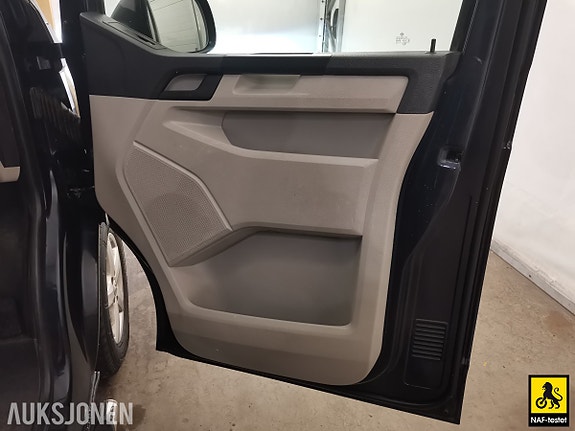 Volkswagen Transporter 28 of 30