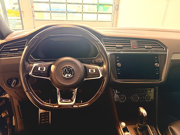 Volkswagen Tiguan 12 of 30