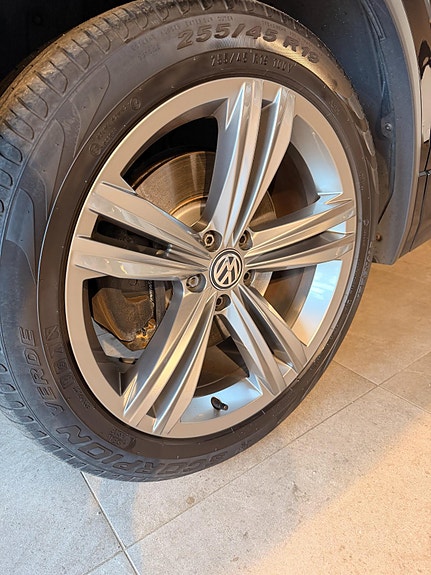 Volkswagen Tiguan 5 of 30