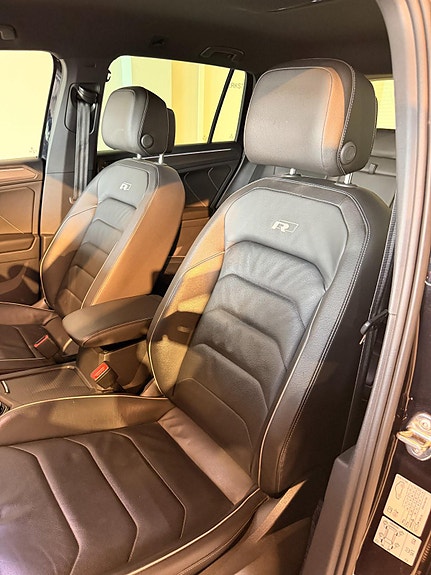 Volkswagen Tiguan 10 of 30