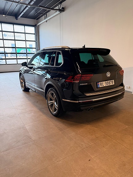 Volkswagen Tiguan 4 of 30