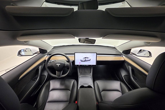 Tesla Model 3 16 of 30
