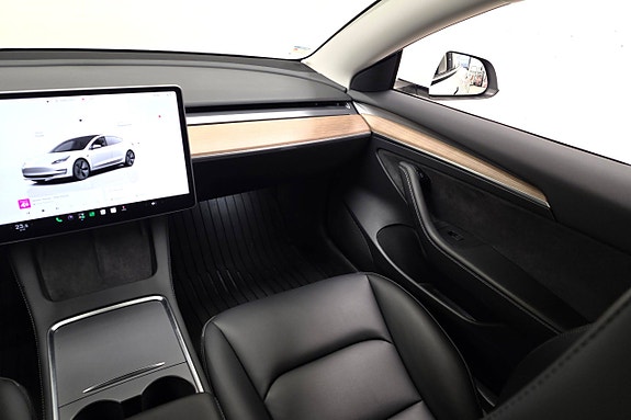 Tesla Model 3 18 of 30