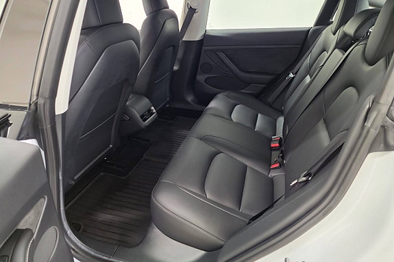 Tesla Model 3 15 of 30
