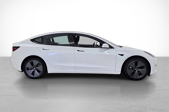 Tesla Model 3 7 of 30