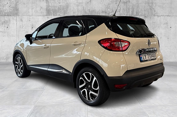 Renault Captur 3 of 24