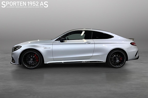 Mercedes-Benz C63 2 of 10