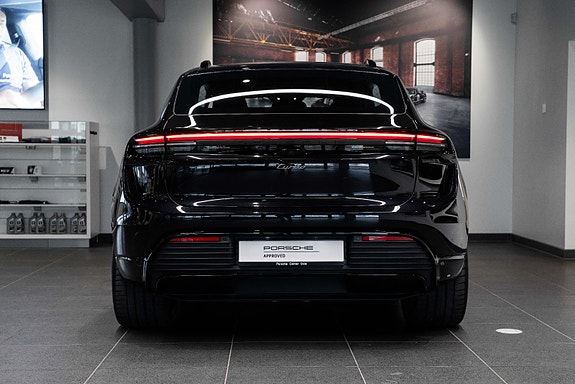 Porsche Macan 9 of 30