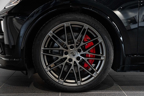 Porsche Macan 5 of 30