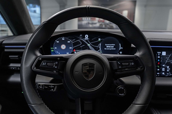 Porsche Macan 23 of 30