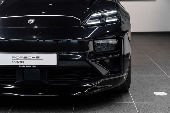 Porsche Macan 21 of 30