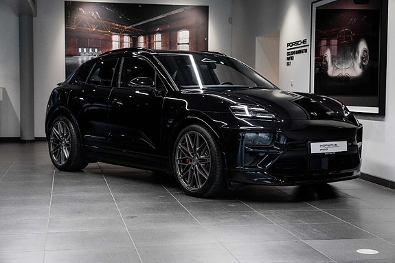 Porsche Macan 18 of 30