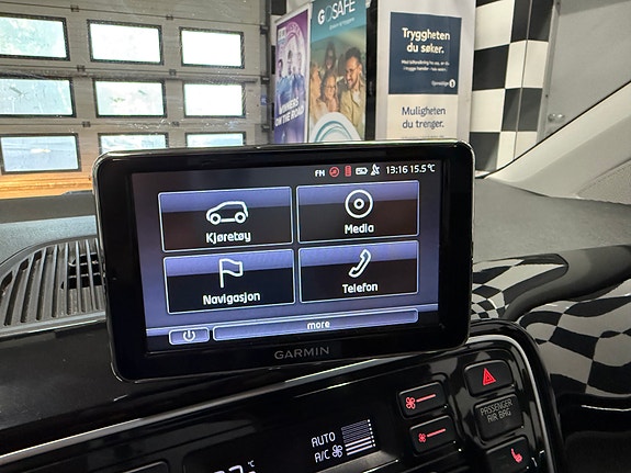 Volkswagen e-Up! 27 of 30