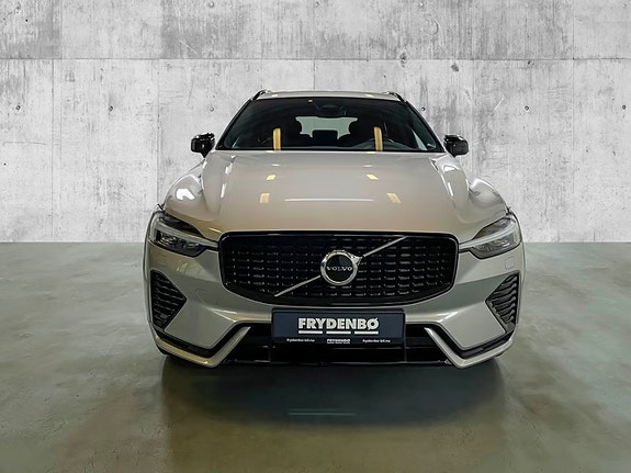 Volvo XC60 3 of 17