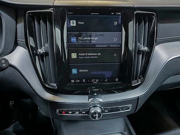 Volvo XC60 12 of 17