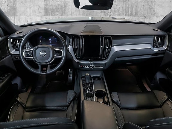 Volvo XC60 9 of 17