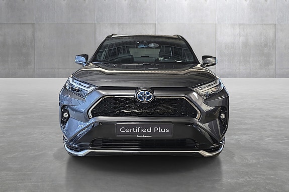 Toyota RAV4 Plug-in Hybrid 8 of 26