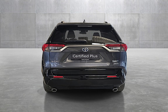 Toyota RAV4 Plug-in Hybrid 4 of 26