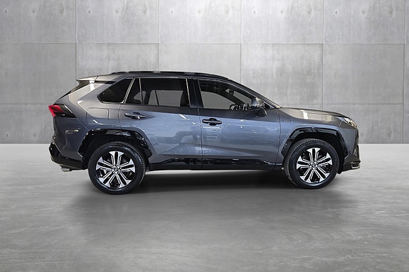 Toyota RAV4 Plug-in Hybrid 6 of 26