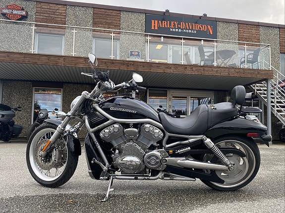 Harley-Davidson VRSCAW V-Rod 2 of 11