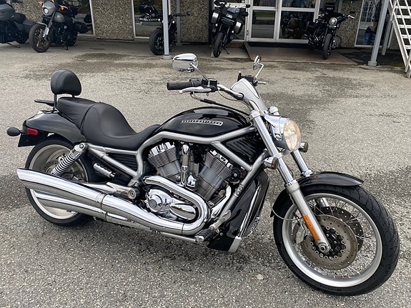 Harley-Davidson VRSCAW V-Rod 3 of 11