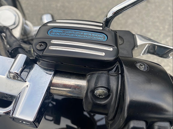 Harley-Davidson VRSCAW V-Rod 10 of 11