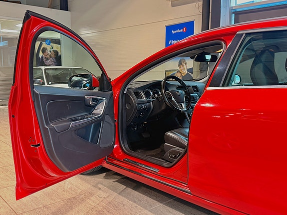 Volvo V60 19 of 30