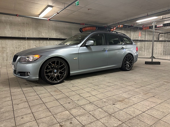 BMW 318d 25 of 30