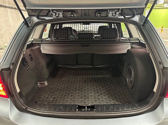 BMW 318d 17 of 30