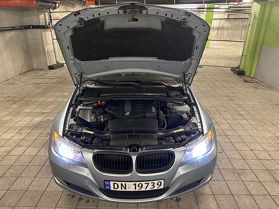 BMW 318d 18 of 30