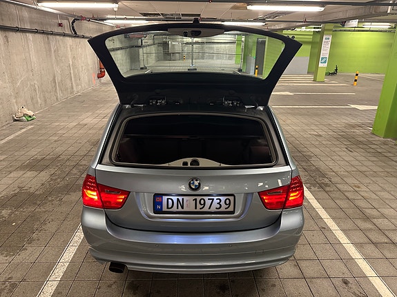 BMW 318d 13 of 30