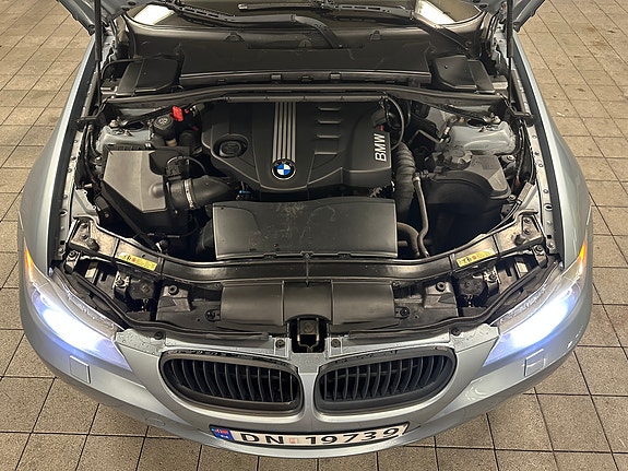 BMW 318d 19 of 30