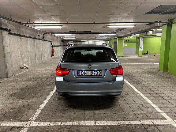 BMW 318d 8 of 30