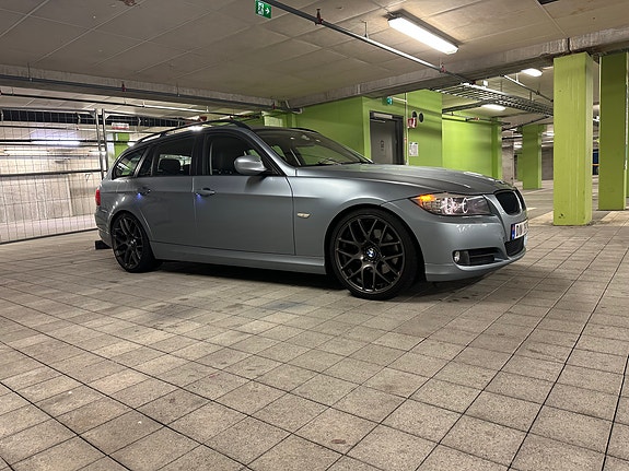 BMW 318d 24 of 30