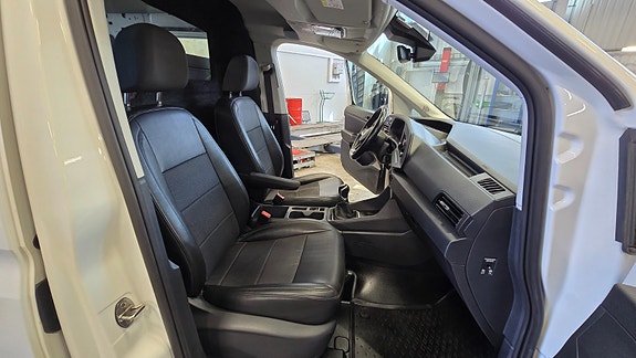 Volkswagen Caddy 27 of 30