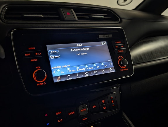 Nissan Leaf 17 of 25