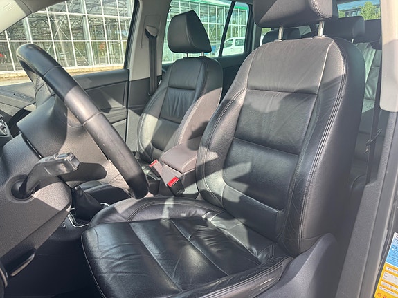 Volkswagen Tiguan 19 of 30