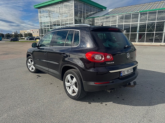 Volkswagen Tiguan 12 of 30