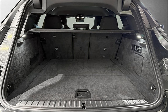 BMW iX 14 of 22
